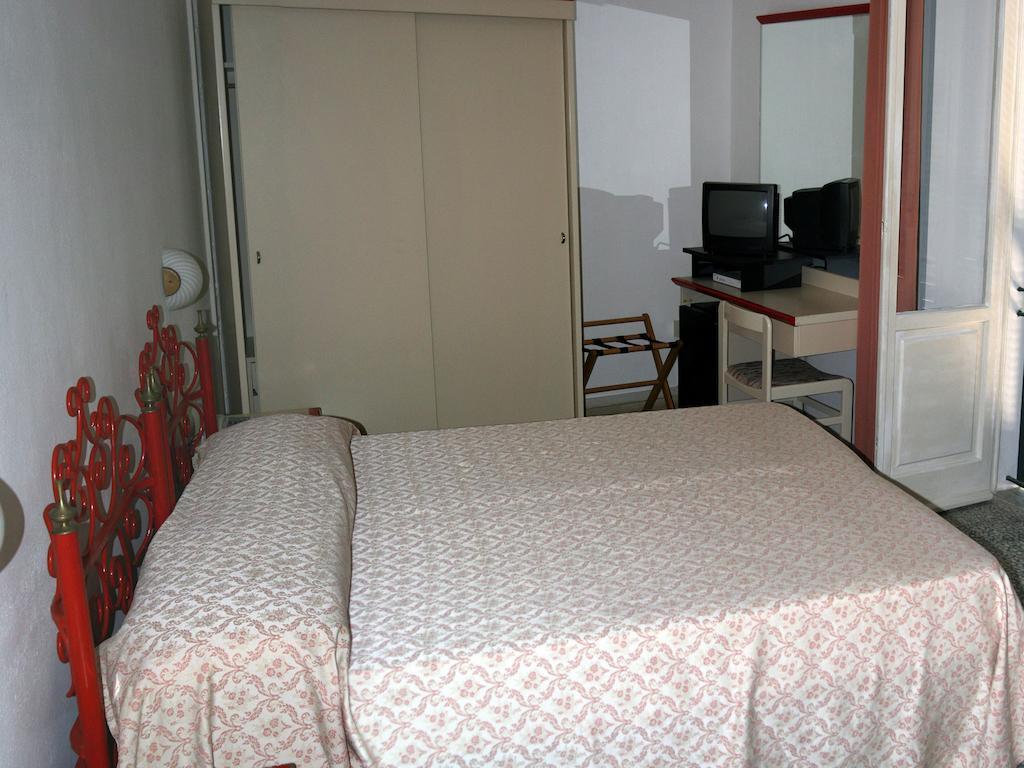 Hotel Villa Nettuno Марина-ди-Кампо Номер фото