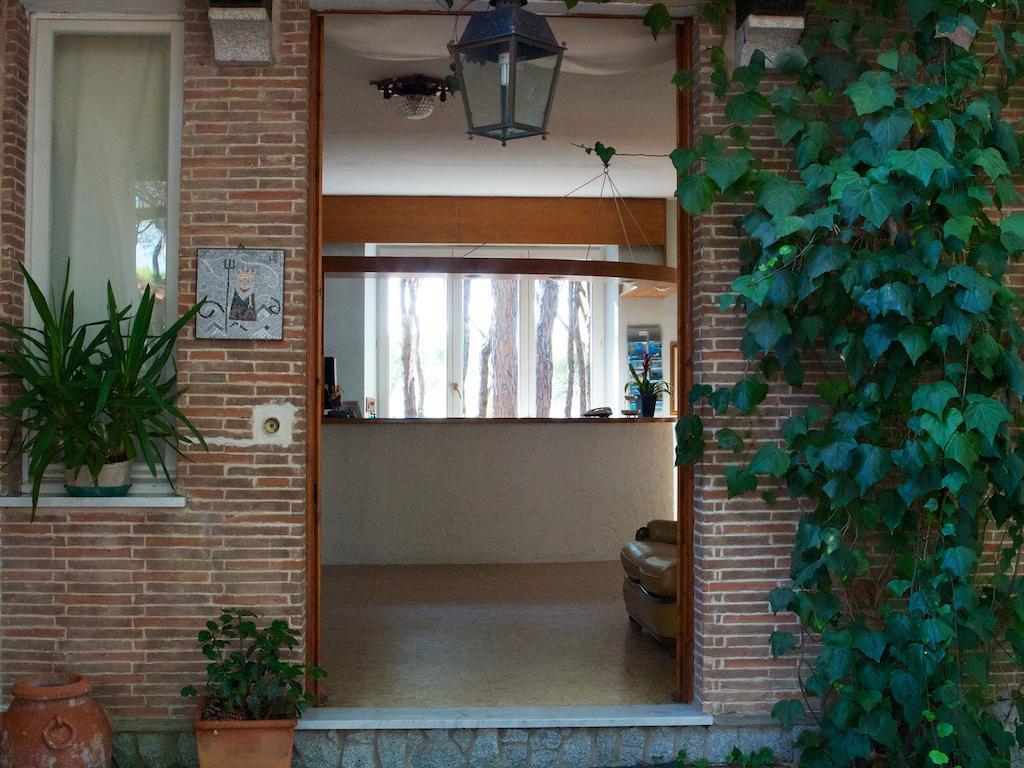 Hotel Villa Nettuno Марина-ди-Кампо Экстерьер фото